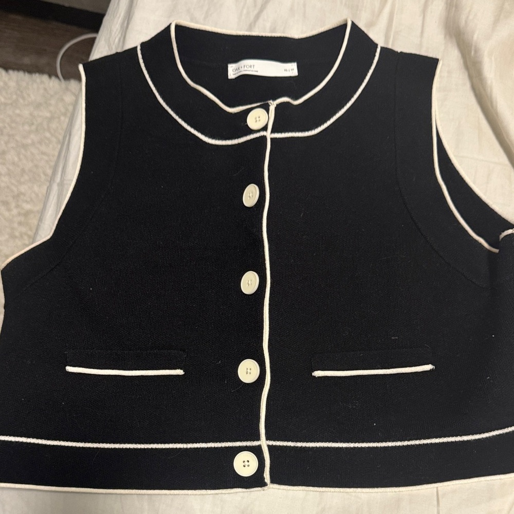 Oak+Fort black crop Sleeveless Button-Up Vest